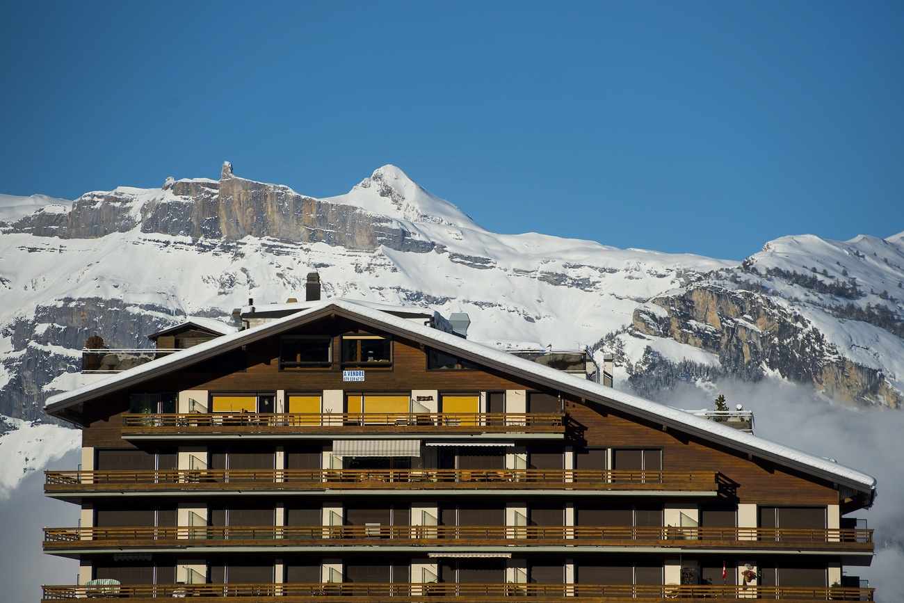 Alpine Snowfall Surges in Swiss Alps
