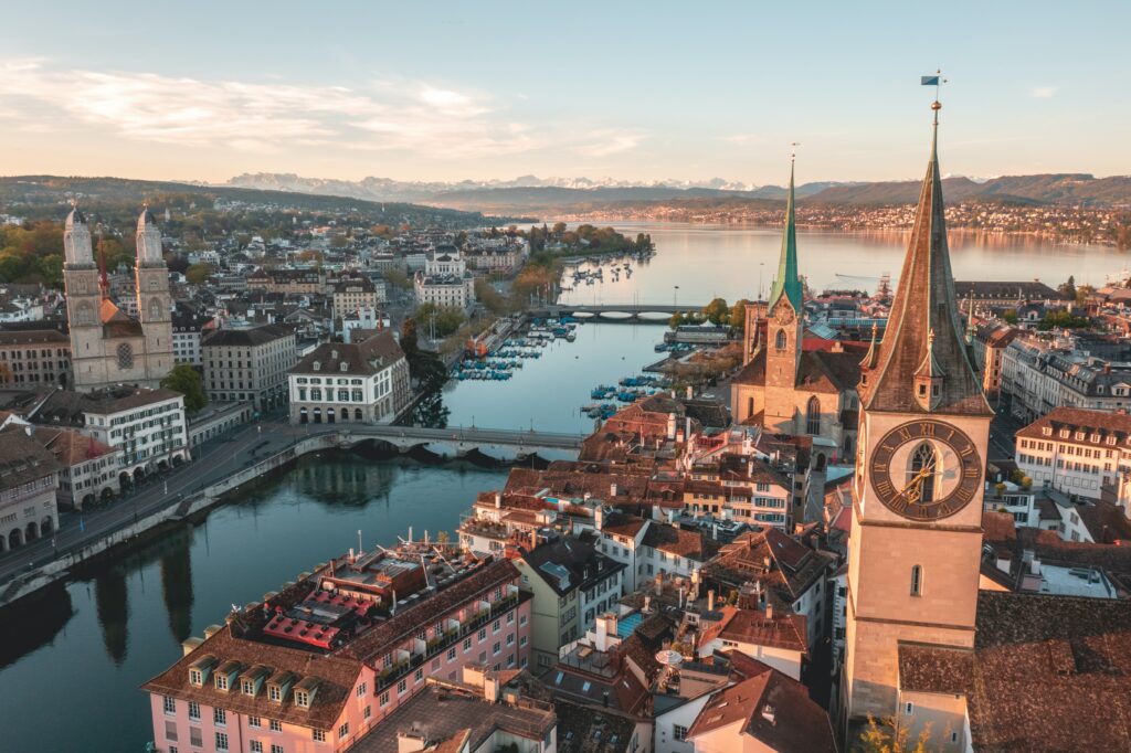 Despite sky-high expenses, Swiss population growing