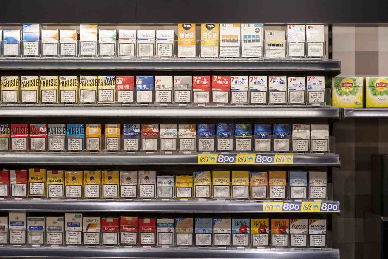 Geneva Cigarette Smuggling: British Man Faces Swiss Jail