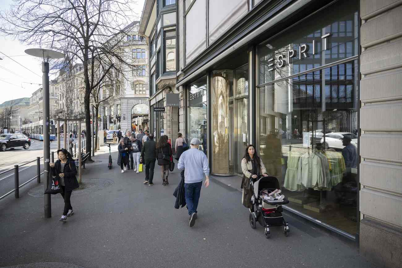 Swiss Retail Sales Rise Significantly in April 2024