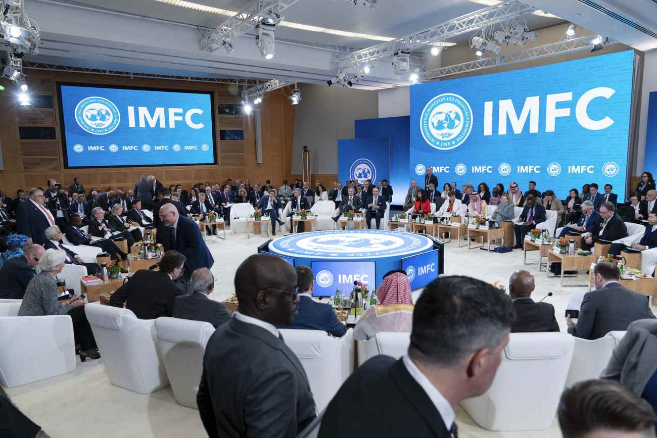 Federal Council Receives Approval at IMF Meeting on Credit Suisse Crisis
