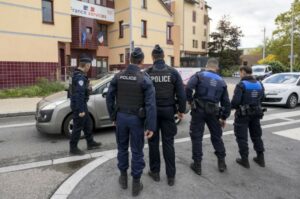 Caravan Standoff in Lausanne Leads to Police Intervention